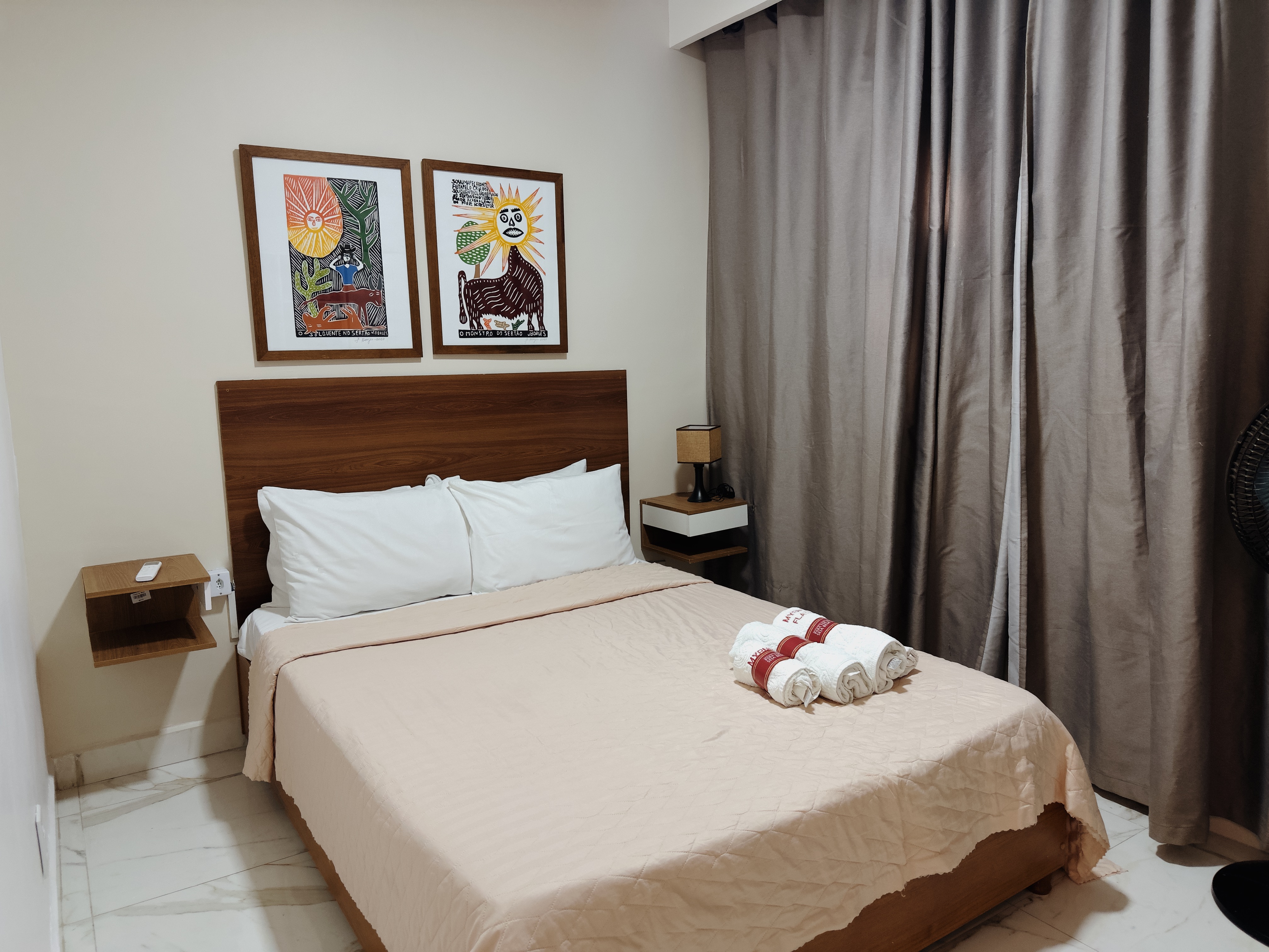 APT 303 B
